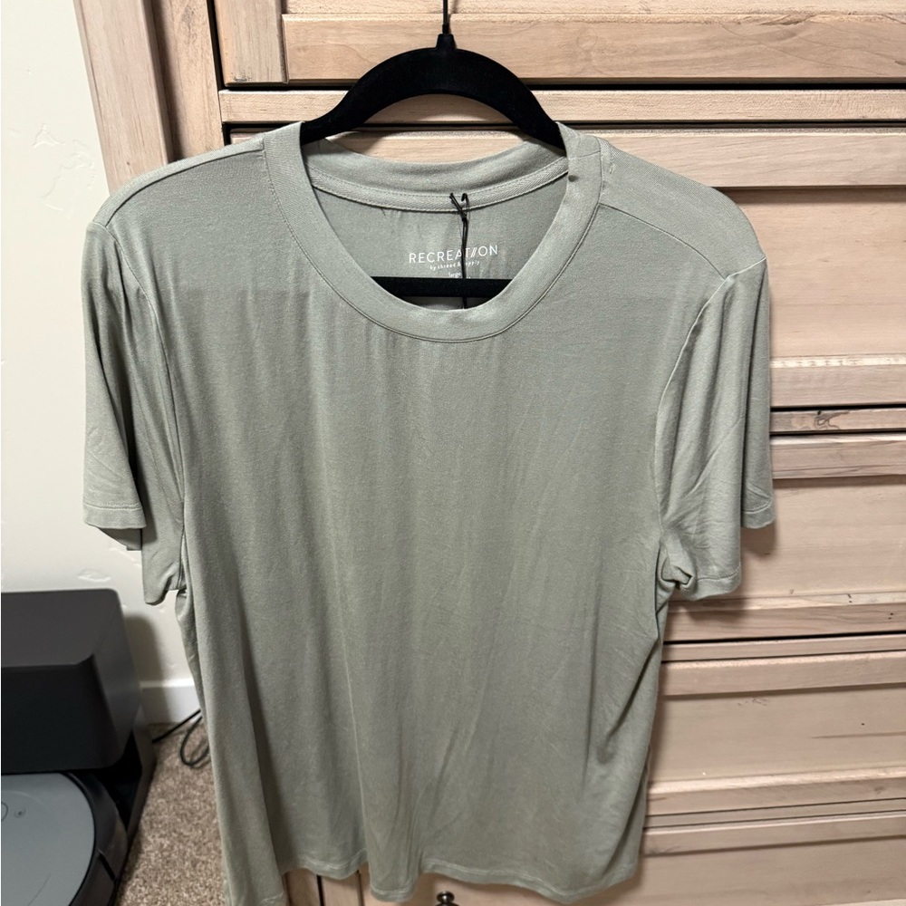 Thread & Supply Green Short Sleeve Tee